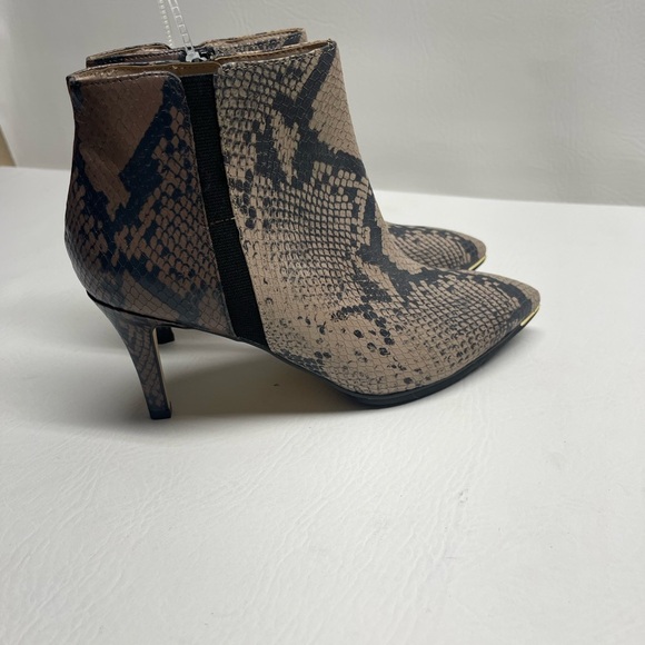 Cole Hann Grand Ambition snake print ankle boots size 6 upper embossed leather - Picture 2 of 7